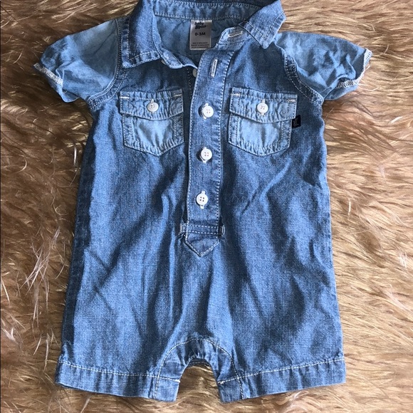 Baby clothes - Picture 1 of 1